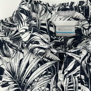 Columbia Tropical Casual Button Down Shirt